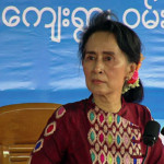 Aung San Suu Kyi Stops in Burma’s Mandalay Region to Sell Peace Process